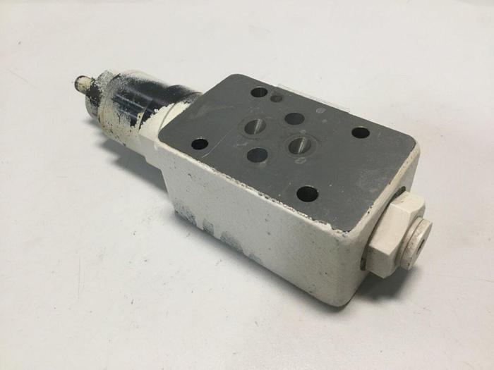 Used TOKIMEC Valve DGMX2-3-PP-CW-B-40J #106390