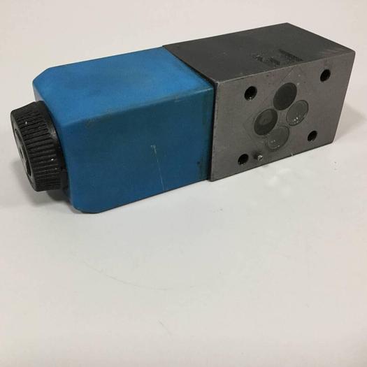 Used VICKERS Directional Valve DG4V-3S-22AL-M-U-H5-60 #90360