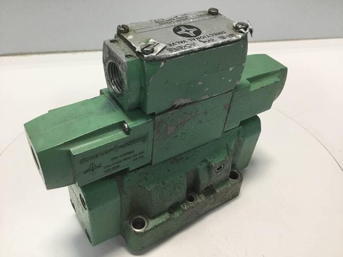 Used SPERRY VICKERS Directional Valve DG5S4046CWB40 #99506
