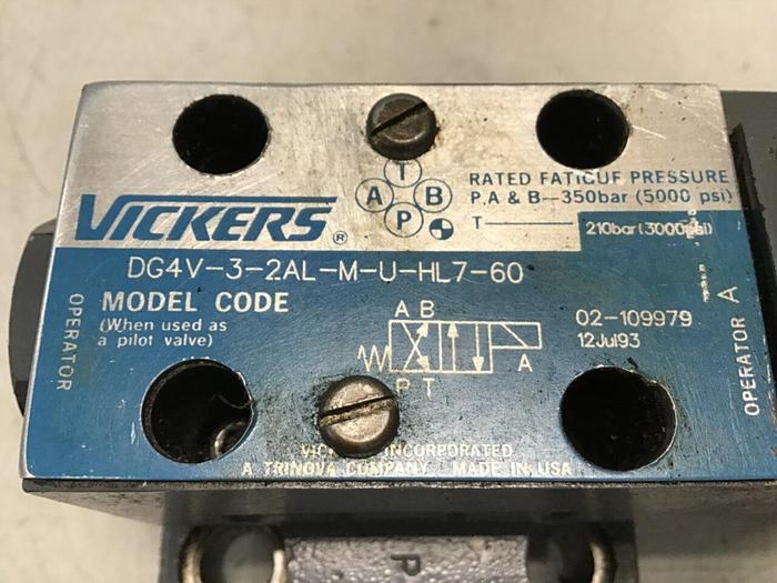 Used VICKERS Valves DG4V-3-2AL-M-U-HL7-60 Used