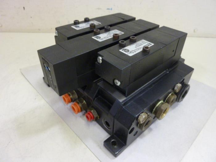 Used PARKER Control Block w/ Valves F55VXBG019A #60113