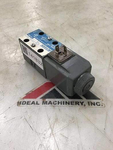 Used VICKERS Valve DG4V-3-2A-M-U-HL7-60 #141832