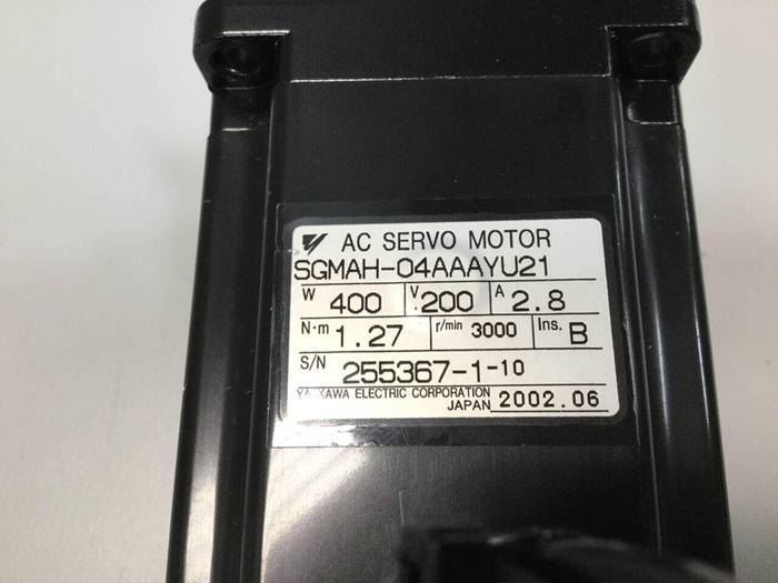 Used YASKAWA ELECTRIC Servo Motor SGMAH-04AAAYU21 #92508