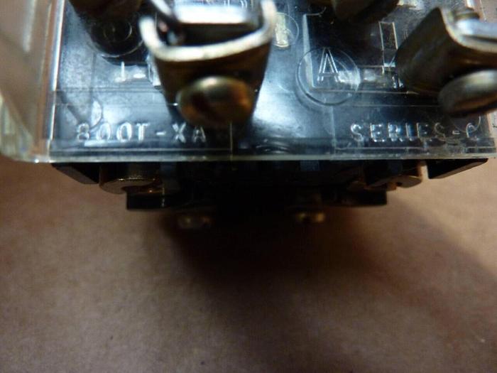 Used ALLEN BRADLEY Pilot Light 800T-PT16 SER B #38302