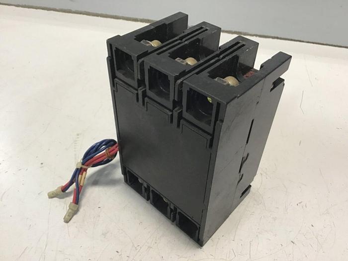 Used TOSHIBA 225 Amp Circuit Breaker E225B-3P-225A #124356