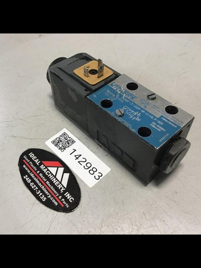 Used VICKERS Valve DG4V-3-22A-M-U-HL7-60 Used 