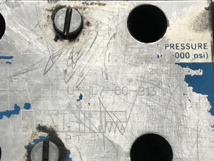 Used VICKERS Valve DG4V-3-6C-M-U-HL7-60-B13 Used