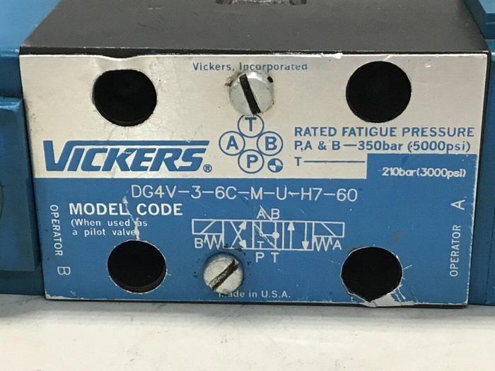 Used VICKERS Directional Valve DG4V-3-6C-M-U-H7-60 USED