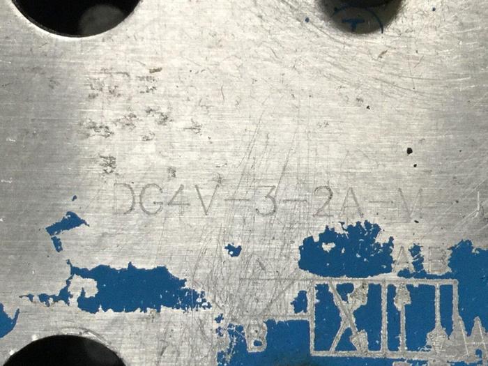 Used VICKERS Valve DG4V-3-2A-M-U-H7-60 #111286