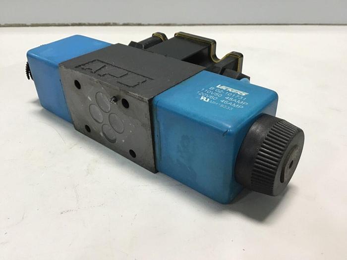 Used VICKERS Valve DG4V-3S-2C-M-FW-B5-60 #145621