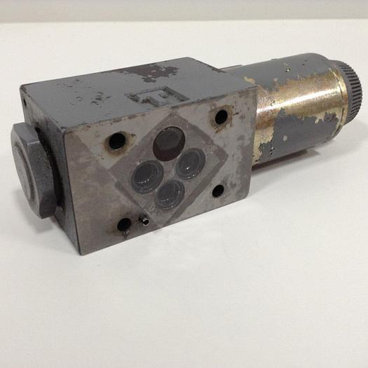Used VICKERS Valve DG4V3S2AMUHL760EN490 Used