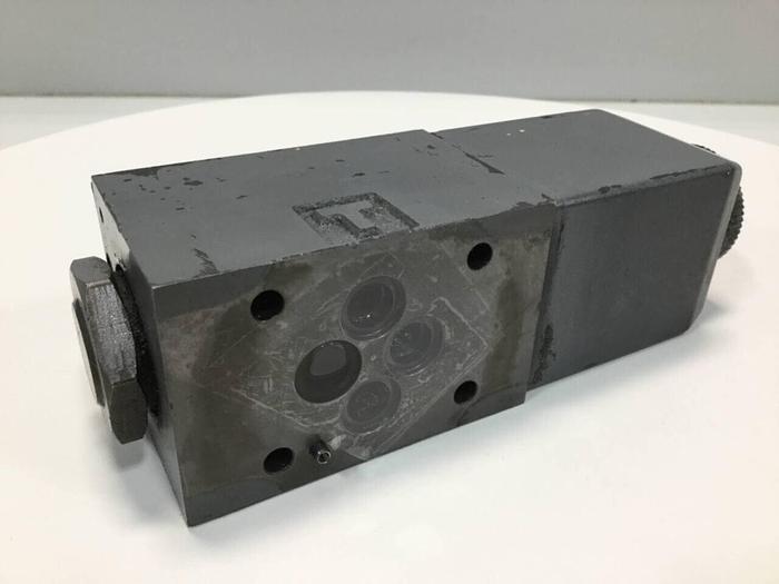 Used VICKERS Solenoid Valve DG4V32AMUHL760 Used