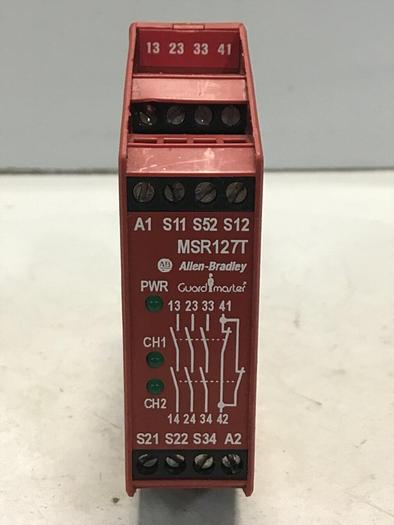 Used ALLEN BRADLEY Guardmaster Safety Relay 440R-N23126 SER C #129385