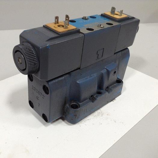Used VICKERS Valve DG4V-3-6C-M-U-HL7-60-B13 Used