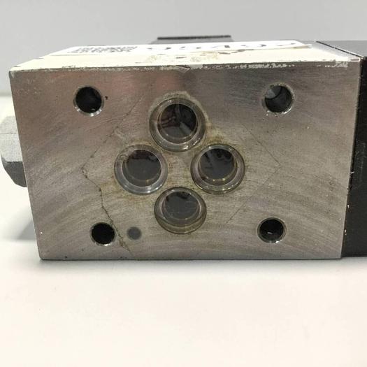 Used VICKERS Directional Control Valve DG4V32AMP7H750 #95492