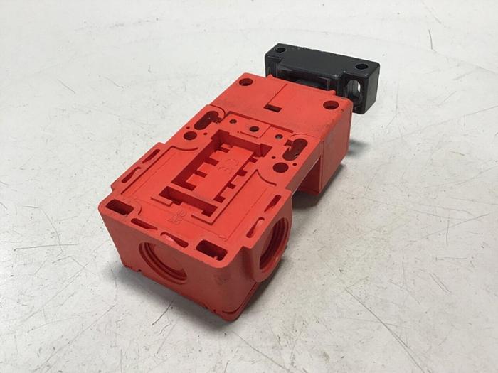 Used ALLEN BRADLEY Guardmaster Switch TROJAN 5 Used