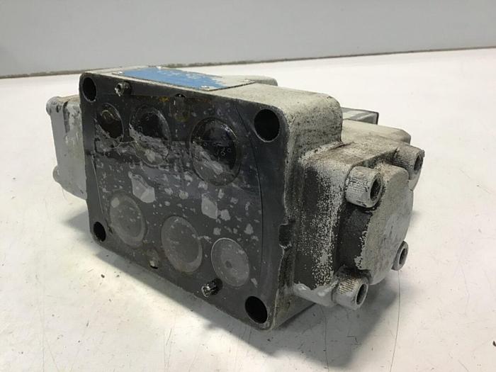 Used VICKERS Valve DG4V36CMFWB660EN21 #139122
