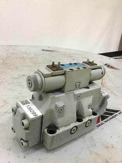 Used VICKERS Solenoid Valve DG4V-3S-6C-M-U-HL7-60-EN490 Used