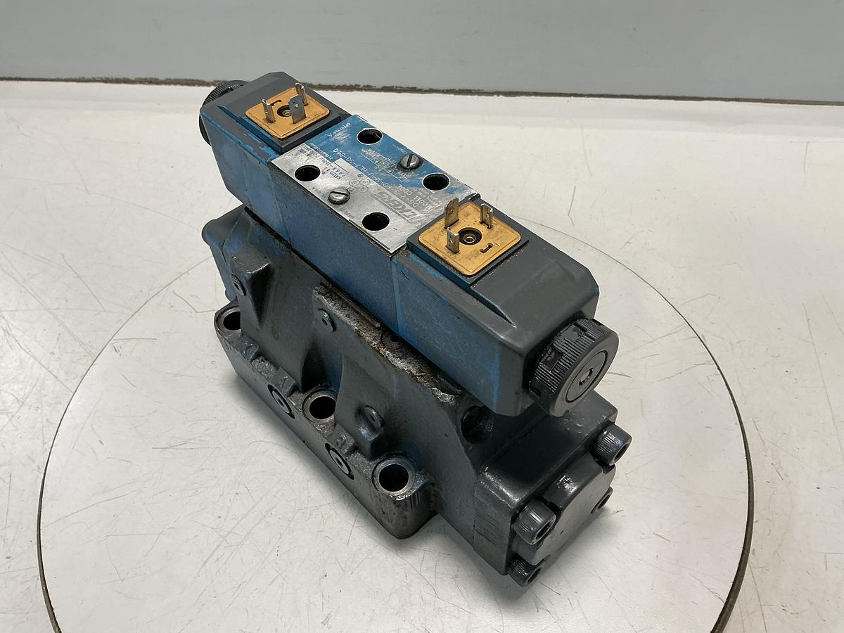 Used VICKERS DG4V-3-6C-M-U-HL7-60-B10