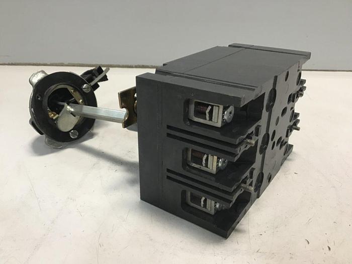 Used GENERAL ELECTRIC / GE 30 Amp Circuit Breaker TED136030 #131924