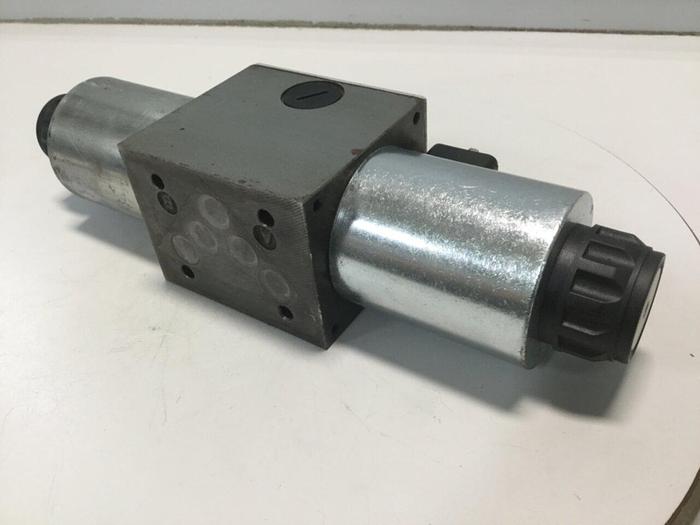 Used MANNESMANN REXROTH Valve 4WE10J31CG24N9Z4 #106054