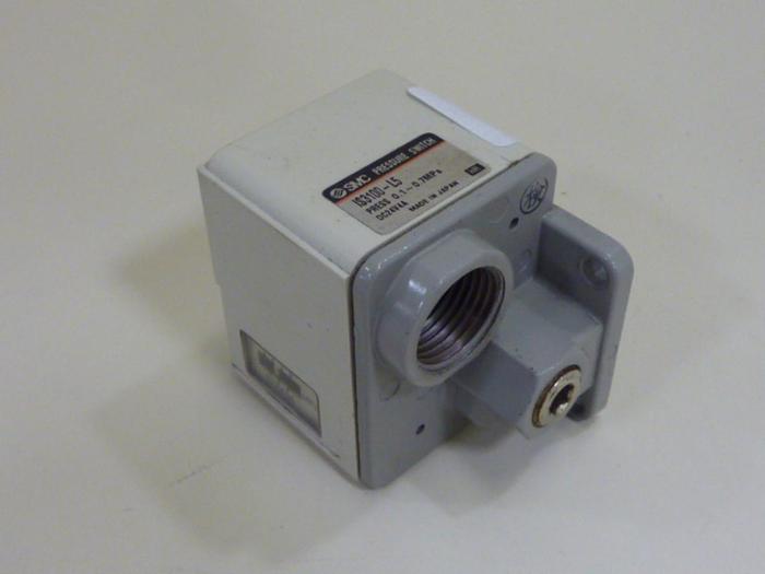 Used SMC Pressure Switch IS3100-L5 #60148
