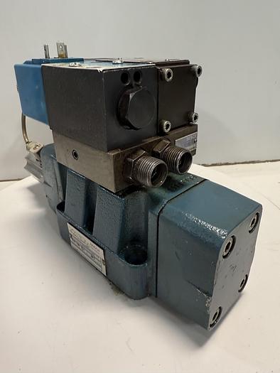 Used BOSCH HYDRAULIC SERVO VALVE 0 811 404 607 USED #145813