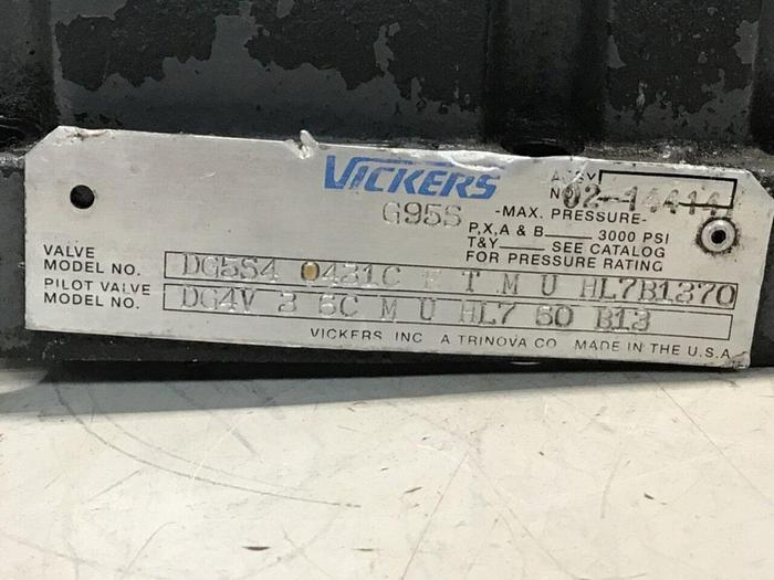 Used VICKERS Valve DG4V-3-6C-M-U-HL7-60-B13 Used