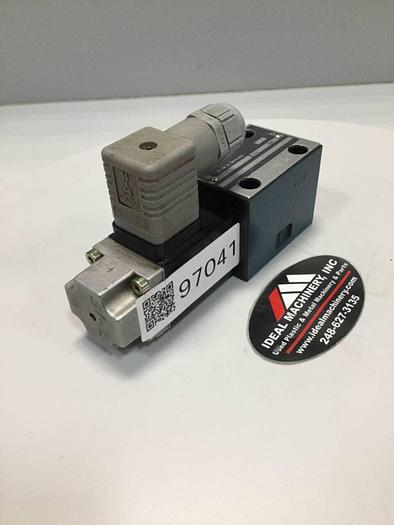 Used BOSCH Hydraulic Valve 0 810 090 133 #97041