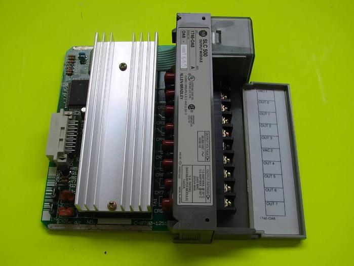 Used ALLEN BRADLEY Output Module 1746-OA8 SER A Used