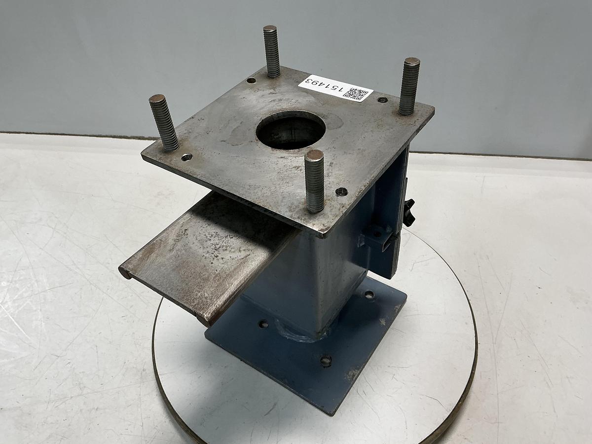 Used METAL FABRICATOR NO MODEL NUMBER / NO TAG