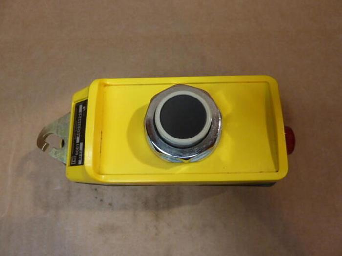 Used SQUARE D Push Button 9001-AEQ3398G2 #32504