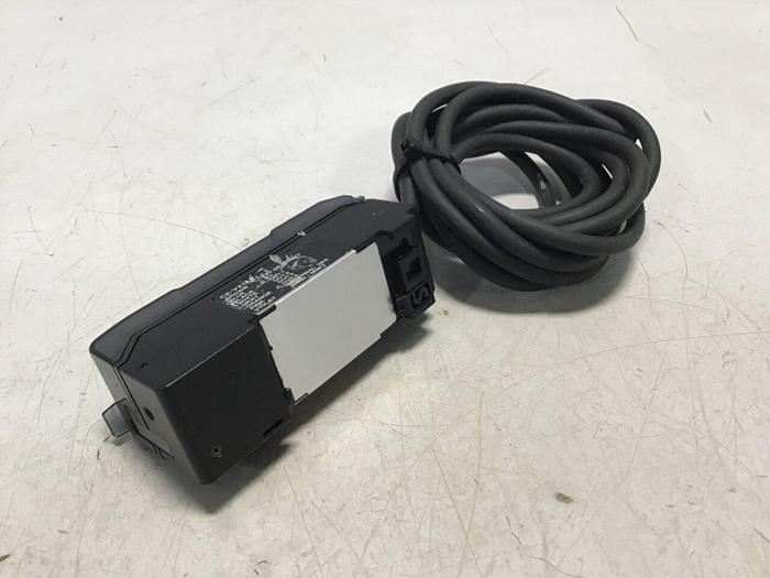 Used KEYENCE CORP Digital Amplifier Sensor CZ-V21AP #133940