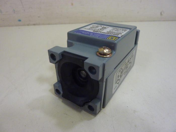 Used SQUARE D Limit Switch 9007C54A2Y1905 #66569