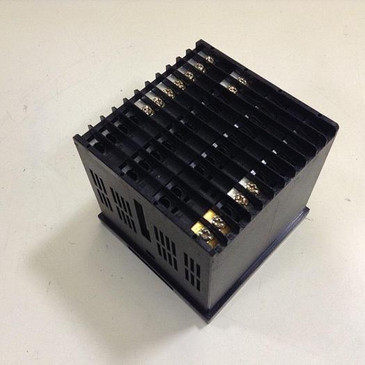 Used BARBER COLMAN Temperature Controller MAQ8-01905-001-0-00 #82992