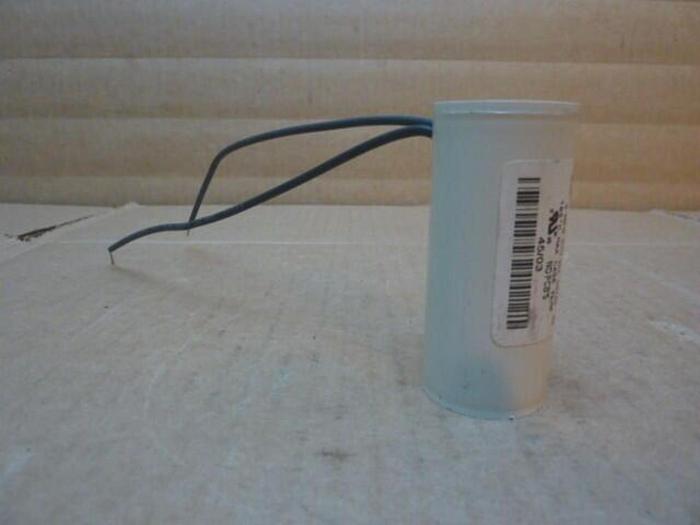 ADVANCE BALLAST Capacitor 7C050L33 New