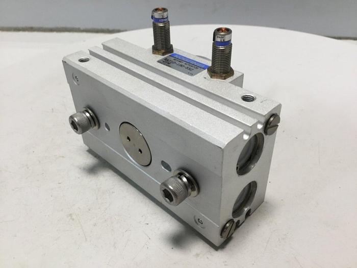 Used KOGANEI Rotary Actuator RAT10-180-SS2-21W #104818