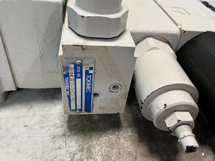 Used TOKIMEC Valve DG4VS-3-OC-M-P7-H-7-P12-52 Used