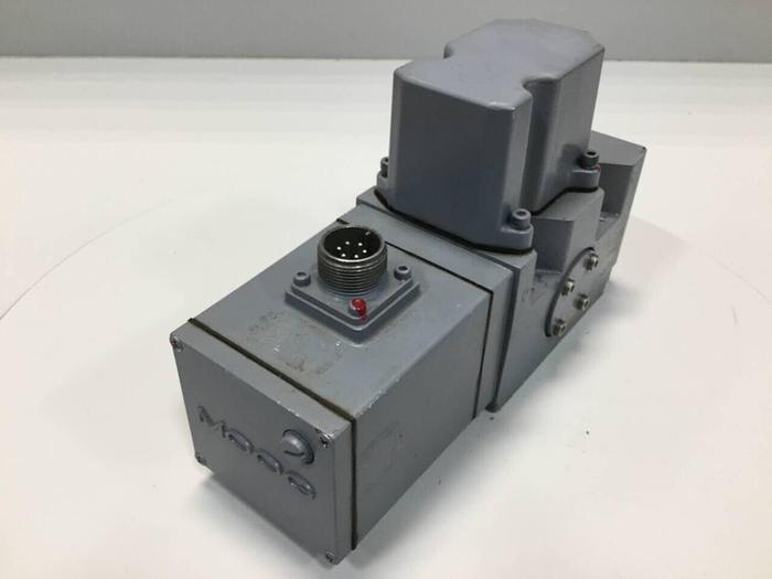 Used MOOG Valve J661-124 Used