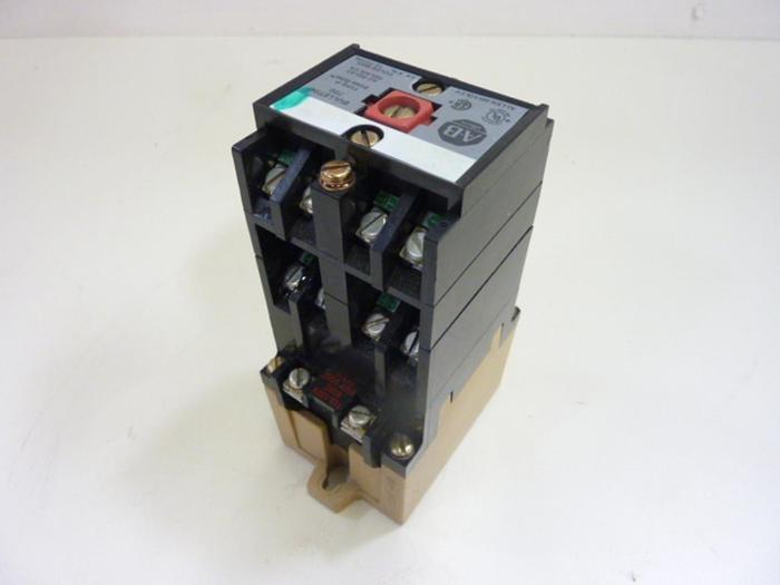 Used ALLEN BRADLEY AC Relay 700-P400A1 SER B #43957