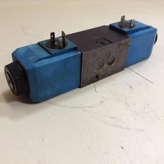 Used VICKERS Valve DG4V-3S-33C-M-U-H5-60 #87594