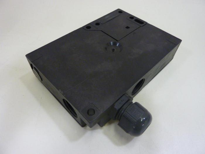 Used SCHMERSAL Safety Interlock Switch AZM161SK-24RKA-024 #50060