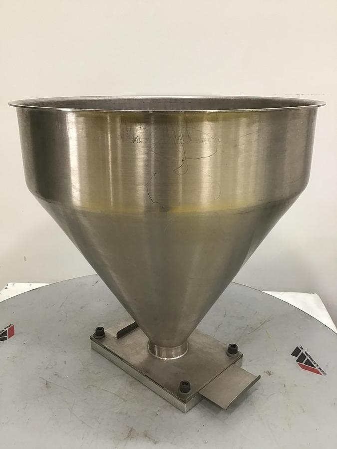 Used METAL FABRICATOR 25X25