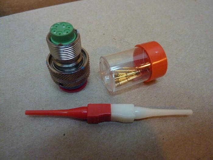 SOURIAU Connector 85 06 / 3476L10-6P #29325