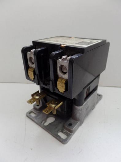Used GENERAL ELECTRIC / GE Contactor CR353AD2DA1 Used