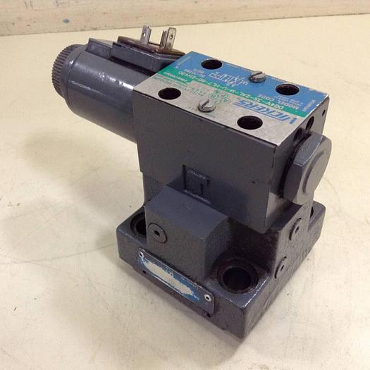 Used VICKERS Directional Valve DG4V-3S-2AL-M-U-HL7-60-EN490 #81207