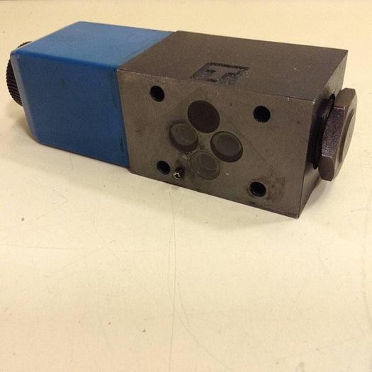 Used VICKERS Directional Valve DG4V-3S-22AL-M-U-H5-60 #87676