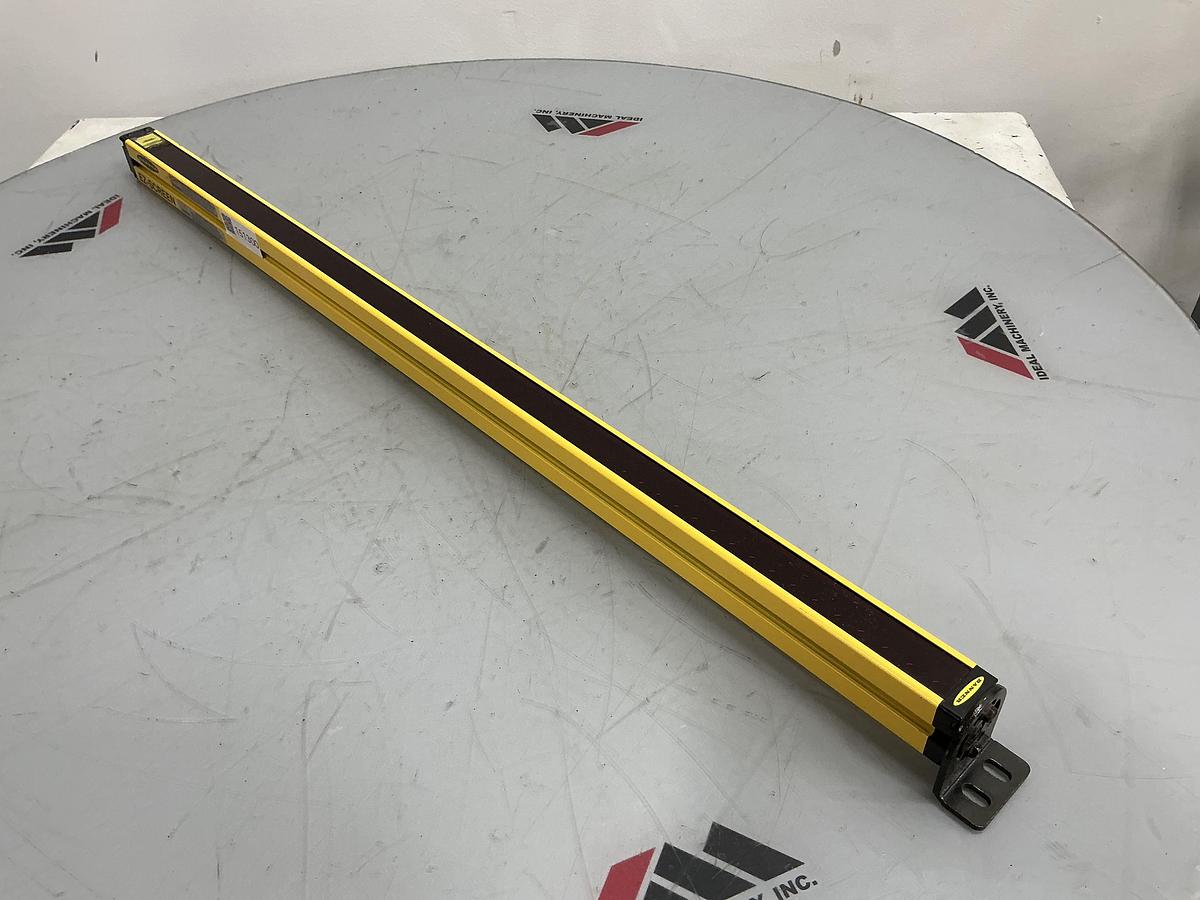 Used BANNER ENGINEERING SLSE30-900Q8
