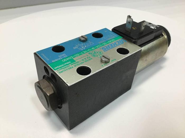 Used VICKERS Valve DG4V3S22AMUHL760EN490 Used