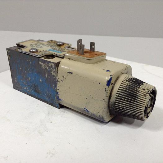 Used VICKERS Directional Control Valve DG4V322AMUH940 #89901